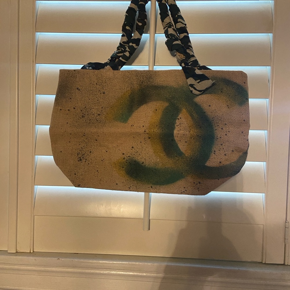 NEW STRAW TOTE  Bag - Green and Yellow locking double C’s - Picture 6 of 7